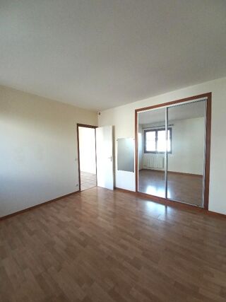  Appartement à louer 3 pièces 49 m²