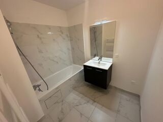  Appartement à louer 3 pièces 61 m²