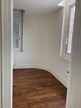  Appartement à louer 2 pièces 65 m²