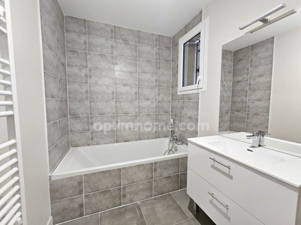 Vente Maison Maison familiale 190 m� avec 4 Chambres et 4 salle de bain sur 2800 m� � Au pied d'Angoul�me Fleac