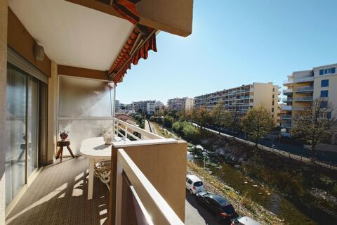   Appartement bourgeois Appartement - 3 pi�ce(s) - 74 m�