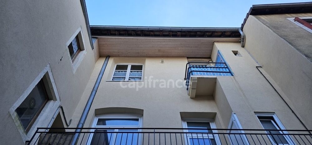 Charmant appartement à rénover avec grenier aménageable au centre-ville d'Arbois 39600