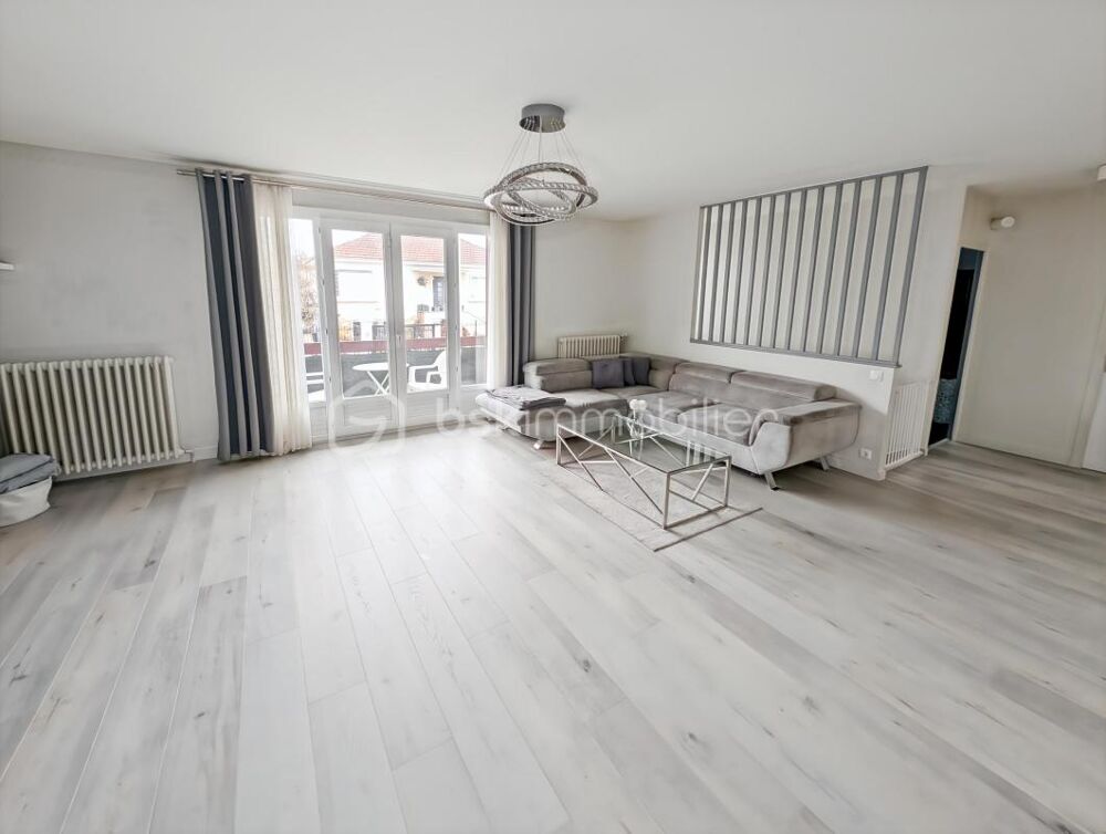 BELLE MAISON SOUS SOL TOTAL LIMITE LIVRY GARGAN SECTEUR RECHERCHE LES TREFLES PROCHE GARE RER B
