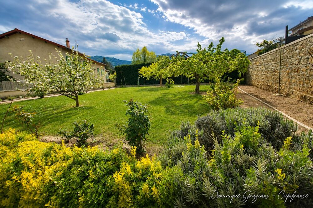 Vente Maison RETOURNAC CENTRE .Maison avec jardin proche de toutes commodités! Retournac