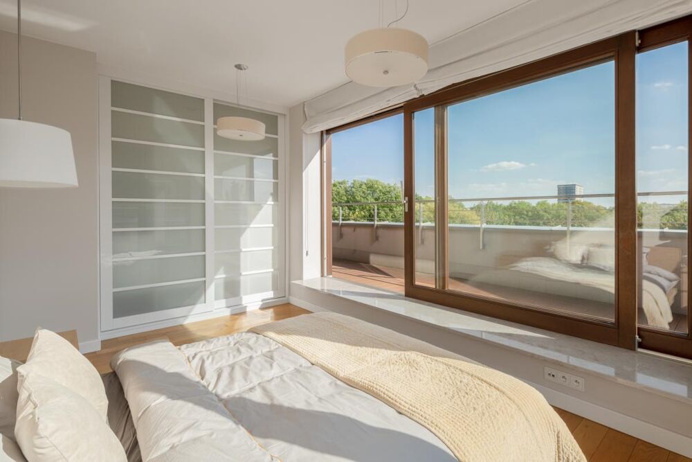 Vente Appartement **RARE DERNIER ETAGE T4 Duplex TERRASSE à 5min GUY MOQUET** Paris 17