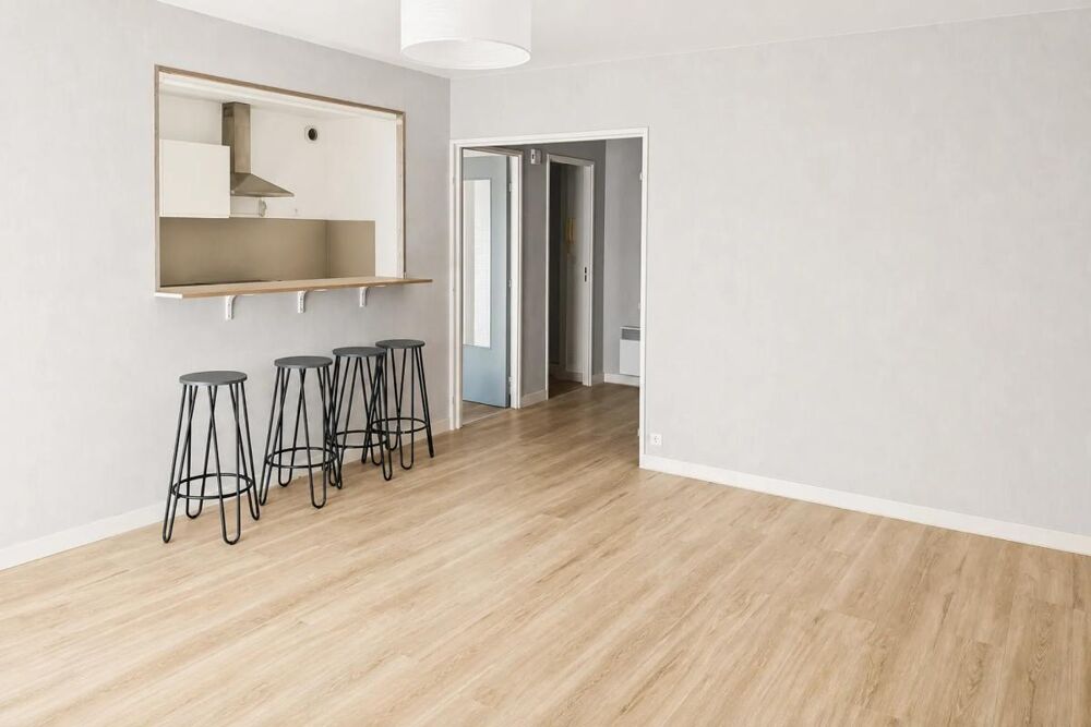 Appartement lumineux sous les toits, La Riche