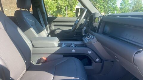 Defender P300e 2.0 Ti 300 PHEV 4WD BVA X-Dynamic Se - Premi&egrave;re main G 2024 occasion 59551 Attiches
