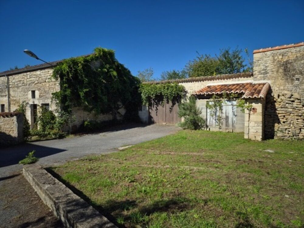 Maison 15 pièces 340 m² · à Nanclars · 340 m² · 262 000 €