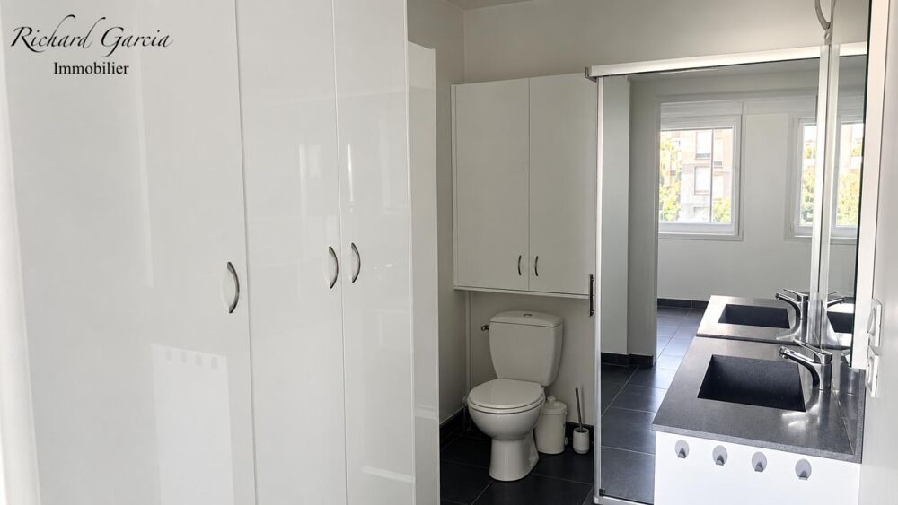 Vente Appartement Appartement La Seyne Sur Mer 2 pièces 51 m2 - Deux places de parking en. sous -sol La seyne sur mer