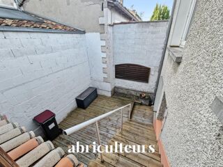Vente Maison Maison de ville 96 m² avec cour et garage en vente à Cognac 16100 Cognac