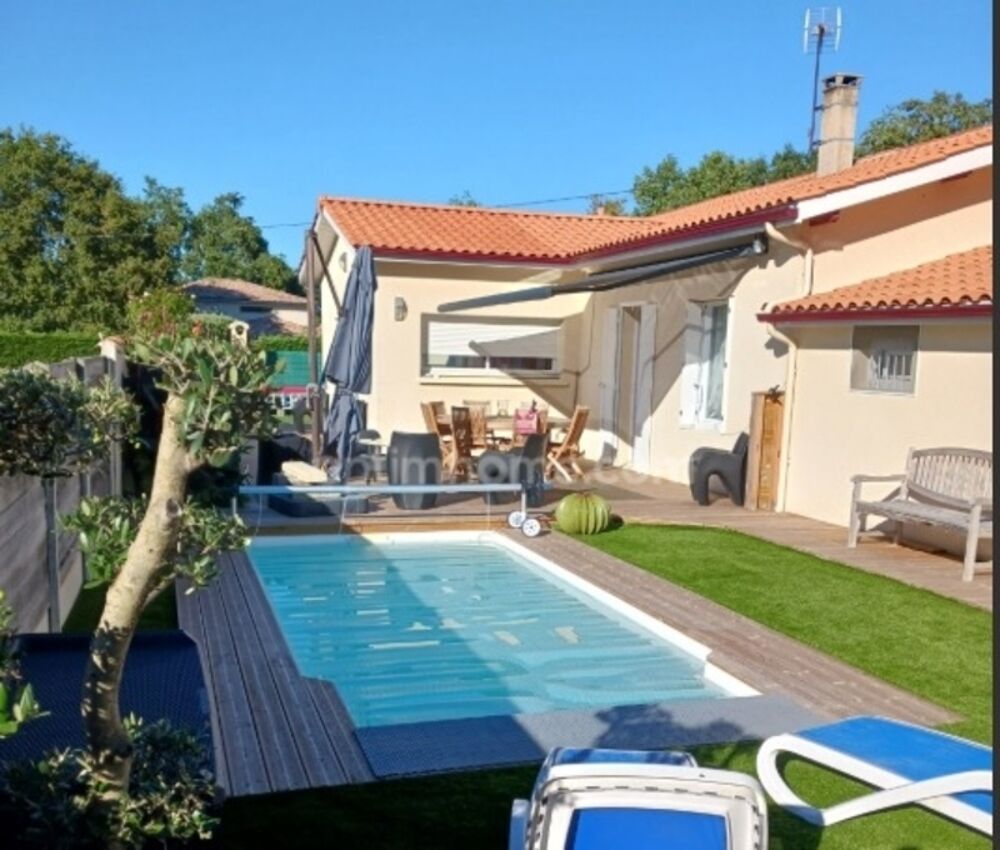 Élégance et authenticité : magnifique longère familiale avec piscine à LEOGNAN (33)