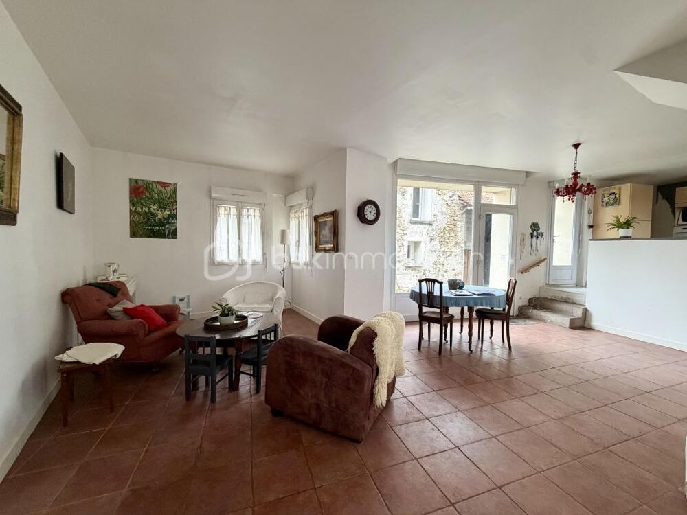 Maison avec jardin clos et dépendance, quartier des Casseaux