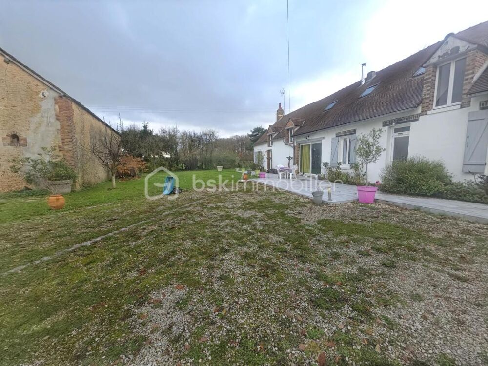 Longère de 210 m² à Courtemaux (45320)