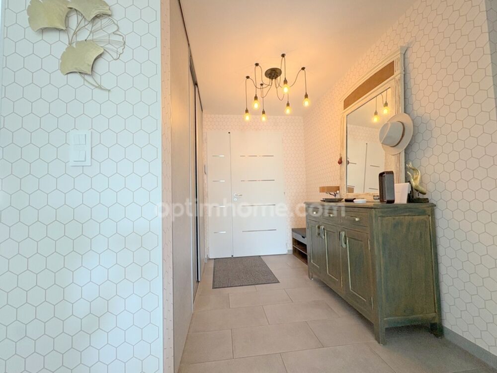 ROMORANTIN-LANTHENAY  Élégante maison contemporaine de plain-pied de 138 m² avec 4 chambres, garage et terrain paysagé de 717 m