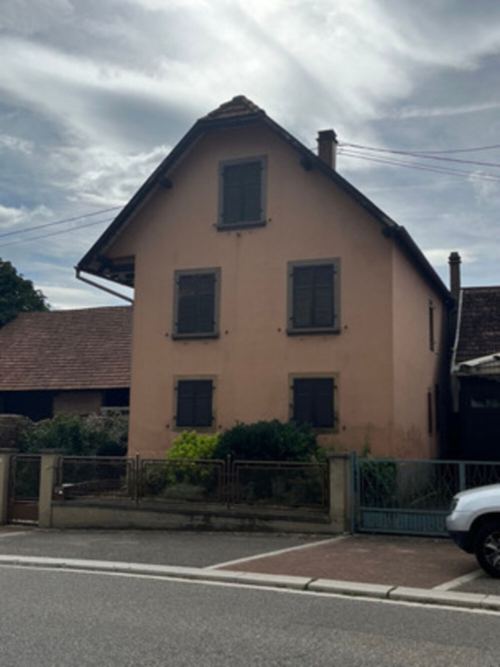 Maison 6 pièces avec PC pour 2 appartements à ERGERSHEIM (67)