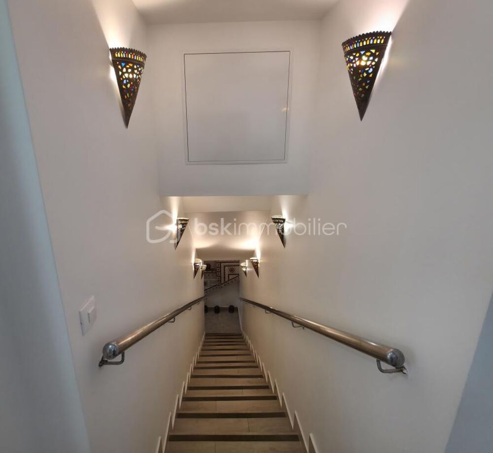   Exclusivité - Local commercial de 90 m² sur deux niveaux, situé à Rosny-sous-Bois 