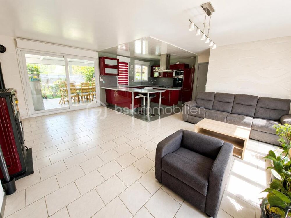 ? Maison familiale de plain-pied avec sous-sol complet ?