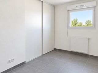  Appartement à louer 3 pièces 65 m²