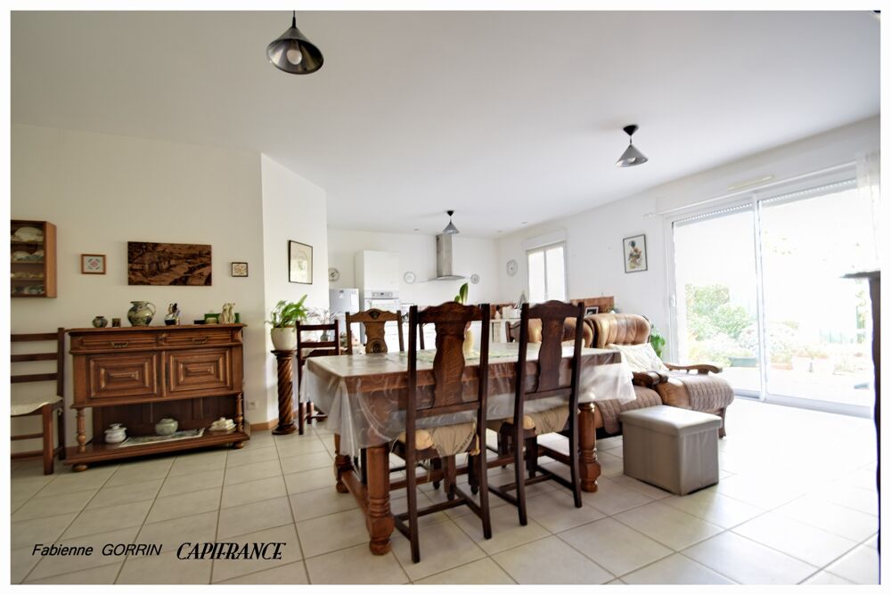 Vente Maison Maison à vendre 5 pièces TONNAY CHARENTE (17)MAISON PLAIN PIED PMR, 3 CHAMBRES, GARAGE, TARRAIN CLOS Tonnay charente