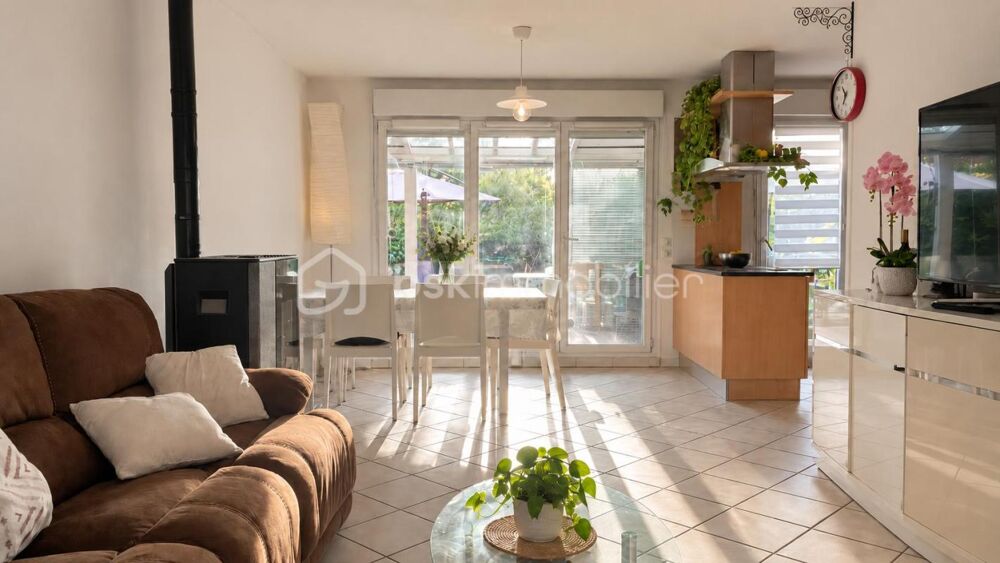 MAISON FAMILIALE 112,09 M2 4 CHAMBRES, VÉRANDA CHAUFFÉE 20 M2, JARDIN ET GARAGE  PROCHE GENÈVE