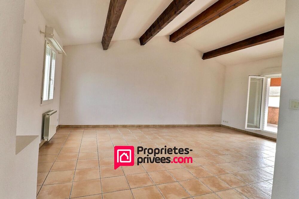 Uzes, proche centre ville , appartement avec terrasse et parking