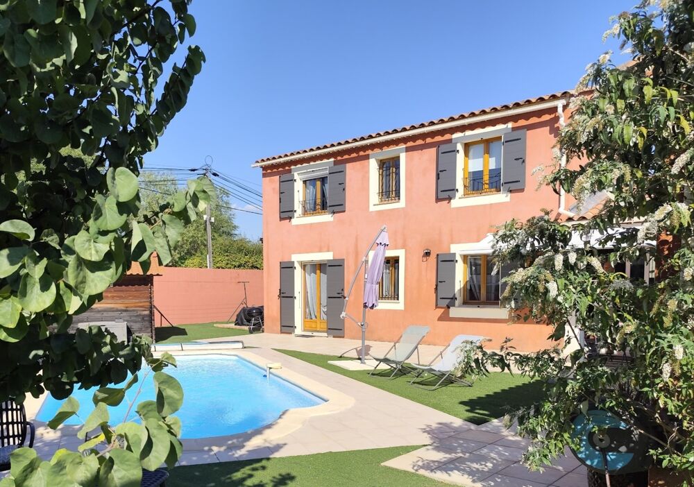 VILLA 9 pièces de 186m² + garage , piscine ..à SAINT MAXIMIN LA SAINTE BAUME (VAR- 83) / 834m² de terrain clos