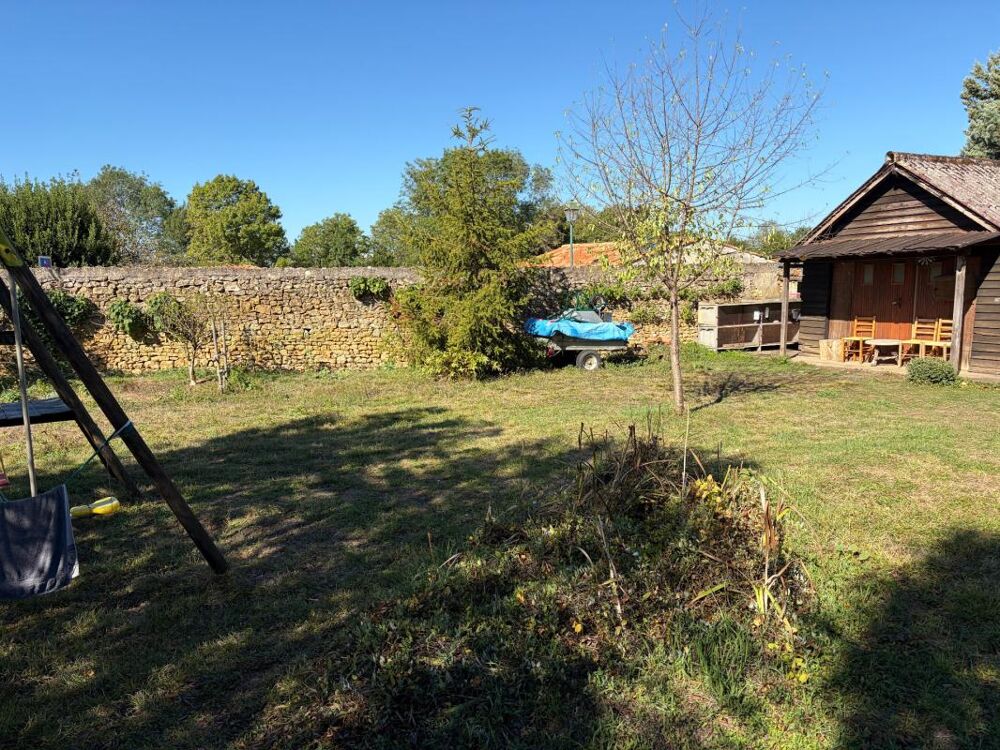 Vente Villa SAINT-JEAN-D'HERMINE (85) - COEUR DE VILLAGE AU CALME - ADORABLE VILLA PLAIN PIED 4 CHAMBRES SUR 1177M² Saint jean d hermine