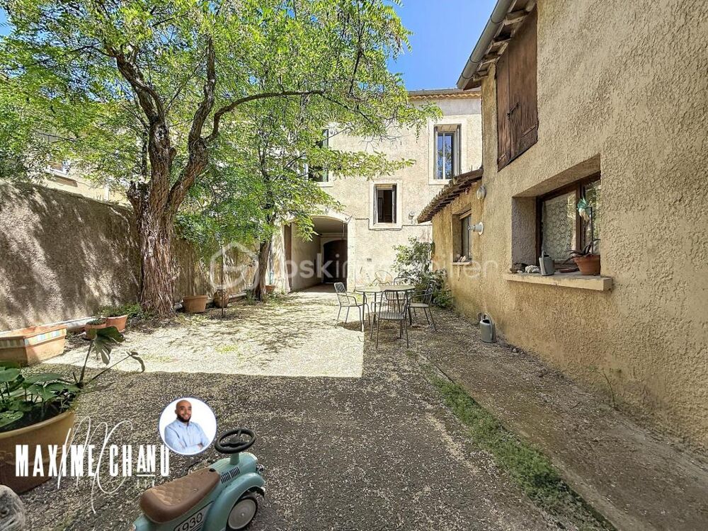 Maison vigneronne de caractère avec exterieur et grange  Coeur de village à Cournonterral