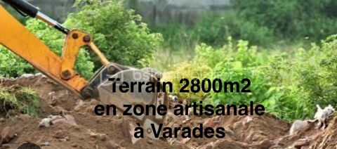 Terrain constructible en zone artisanale 79900 44370 Loireauxence