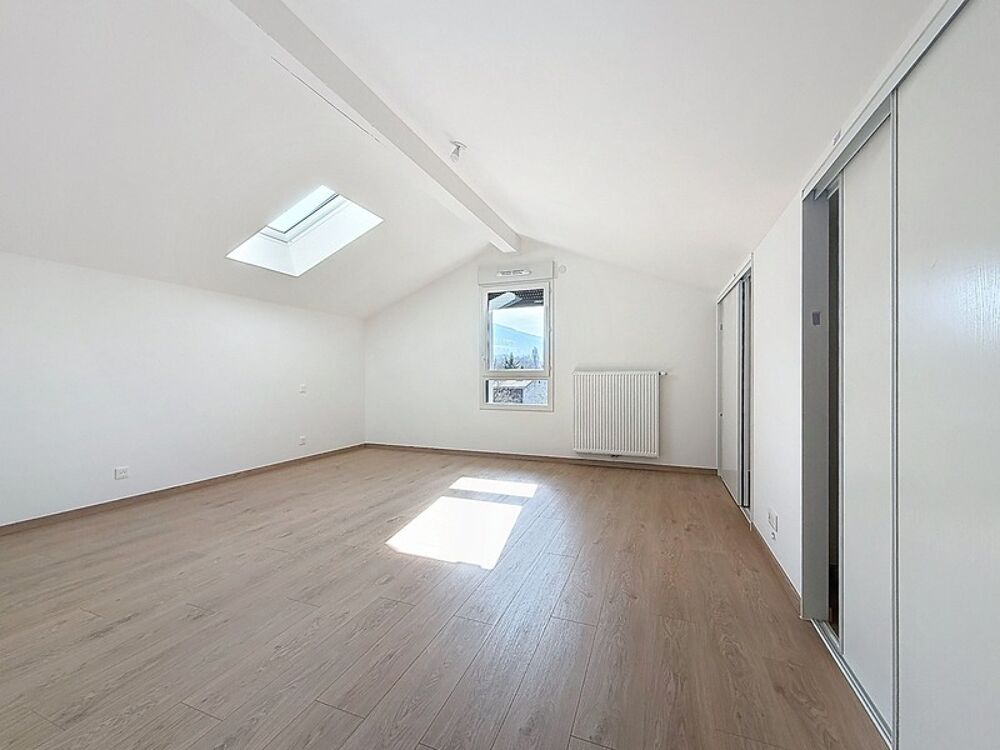 Appartement T4 attique 100m2 à vendre - BRENTHONNE (74)
