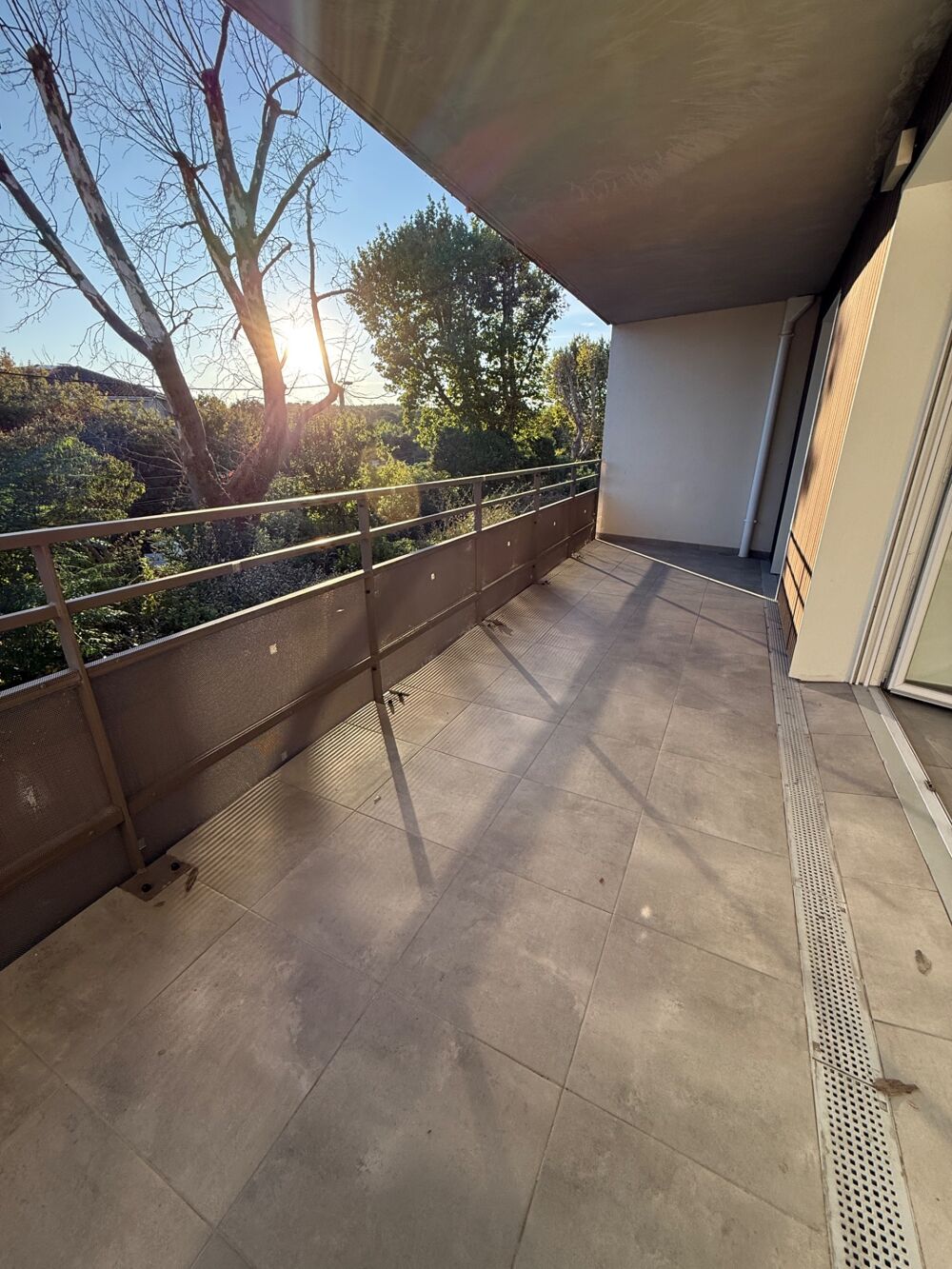 Vente Appartement T2 lumineux de 45 m² avec grand balcon de 16 m² et piscine - Avignon Montfavet Avignon