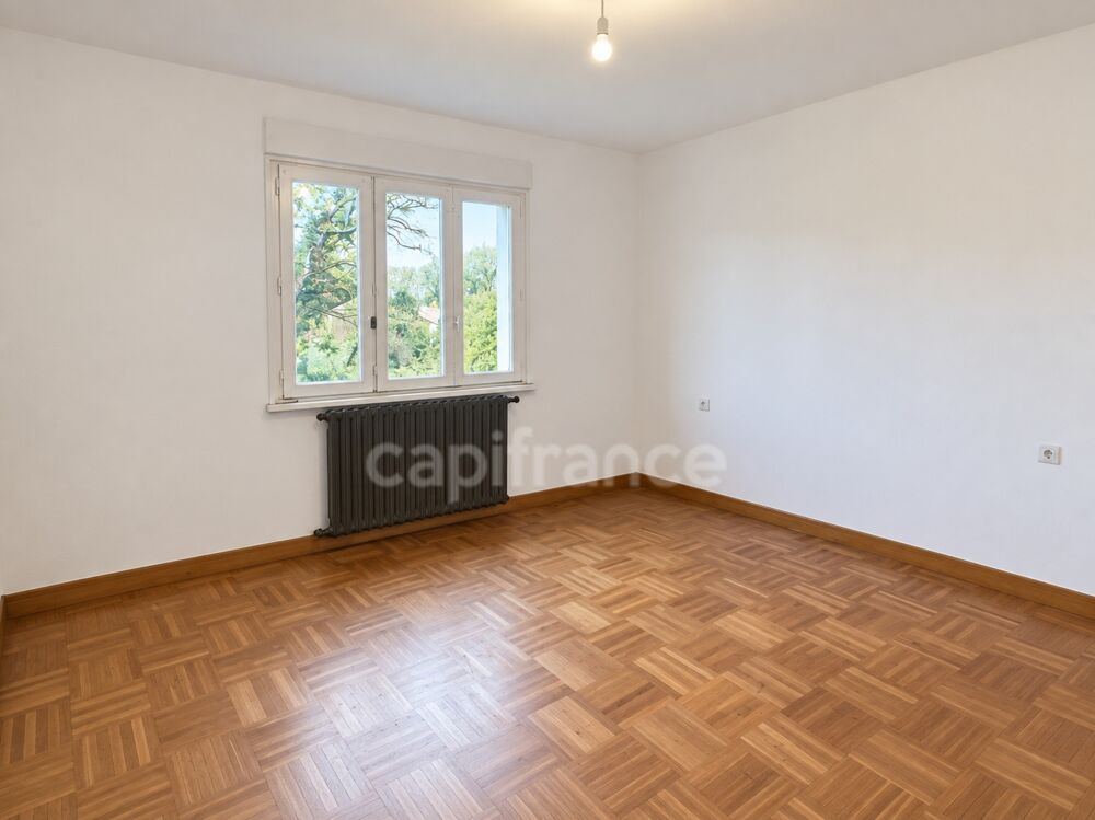 Vente Maison Maison à rénover 6 pièces PONT L'ABBE (29) avec 4 chambres d'environ 125 m2 Pont l abbe