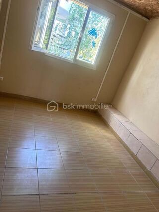  Immeuble à vendre 10 pièces 496 m² Le port