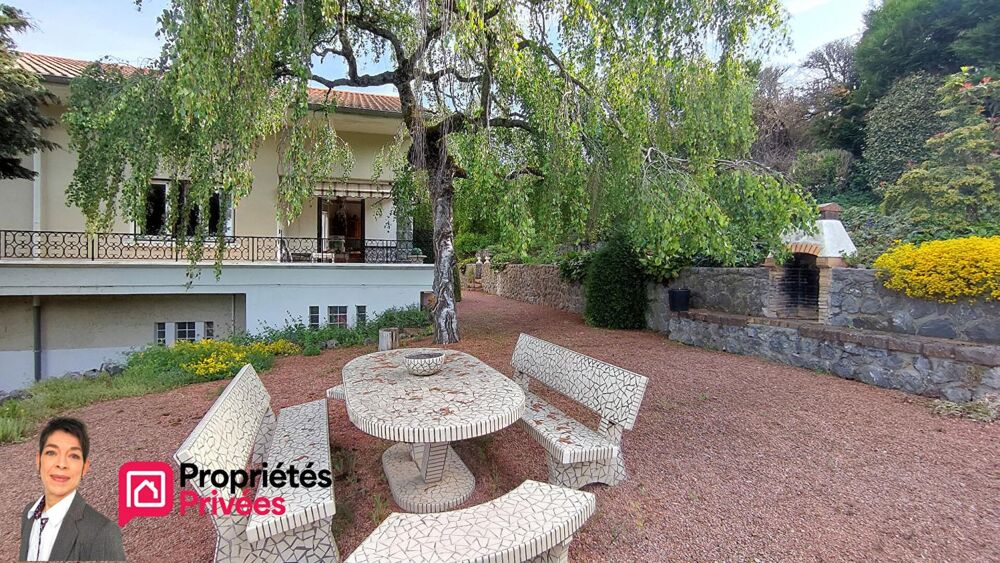 THIZY-LES-BOURGS (69240) Maison individuelle 223 m² habitables, terrain 2000 m², 4 chambres, garages, annexes
