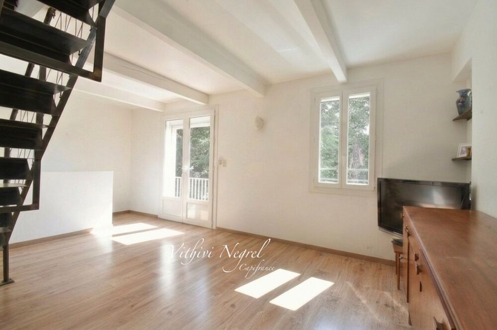 à vendre  Propriété/château Mouriès (13890)