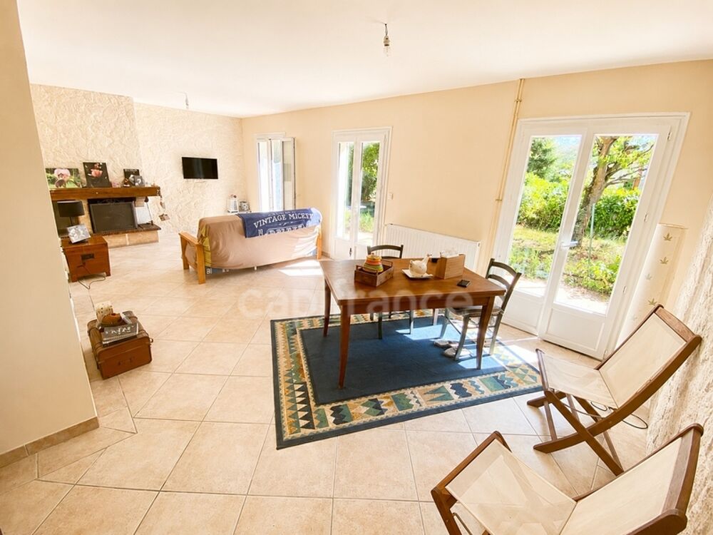 LE PIAN-MÉDOC(33)  Charme, calme et nature pour cette maison de T4 de 99 m2 nichée sur une parcelle de 1312 m2 dans un cadre ve