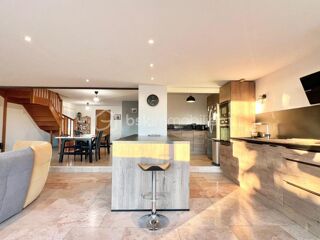  Villa  vendre 6 pices 165 m