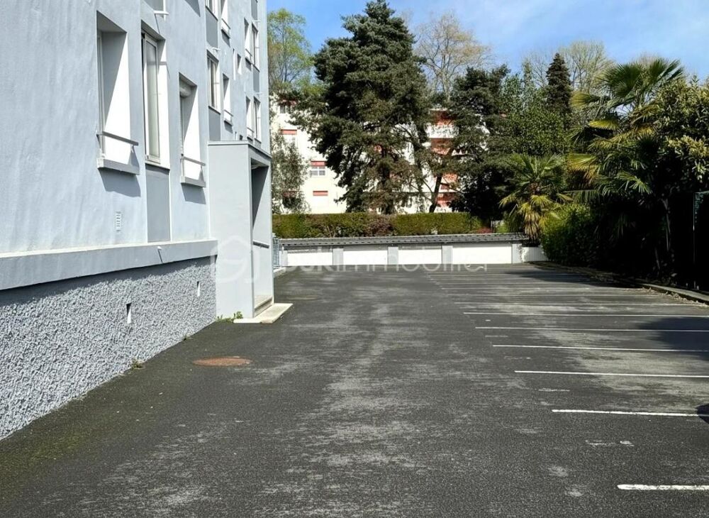 Vente Parking/Garage Garage box fermé 15 M2 Pau