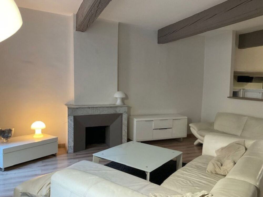 Centre ville dAix en Provence appartement de 64 m² T2/T3 rénové à deux pas du Palais de Justice