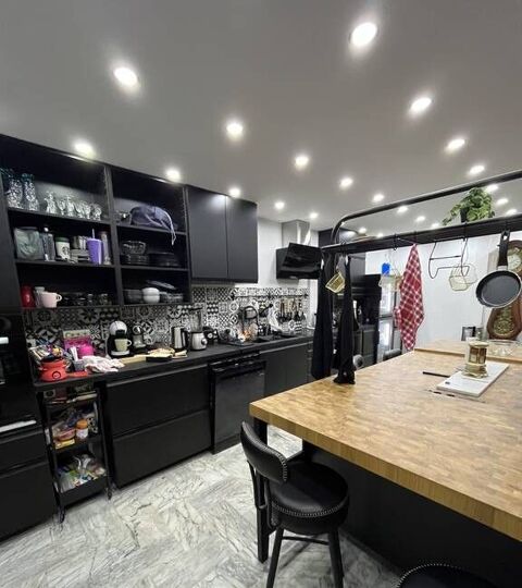  Appartement � louer 4 pi�ces 140 m�