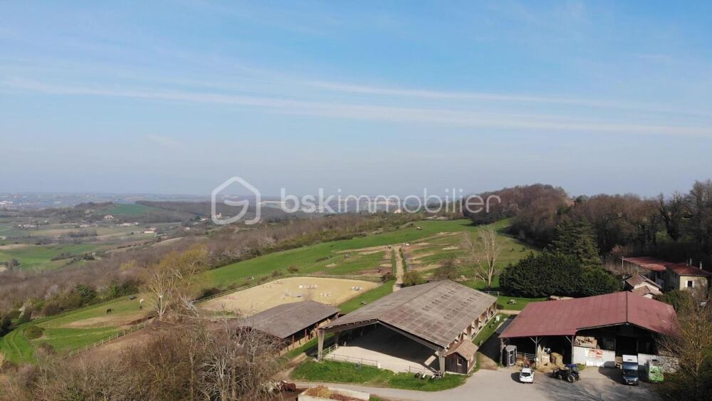 DOMAINE EQUESTRE EN ACTIVITE SUR 9,5 HA - Drome (26)
