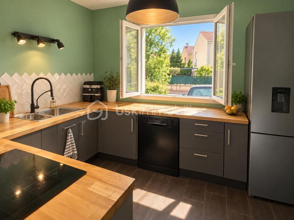 Vente Maison Maison de ville de 105 m² avec jardin, au calme, sans vis à vis, DPE C Saint pierre du perray