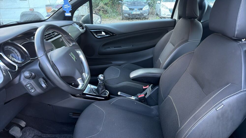 DS3 1.2 PureTech 110 So Chic - 5 places 2017 occasion 38200 Vienne