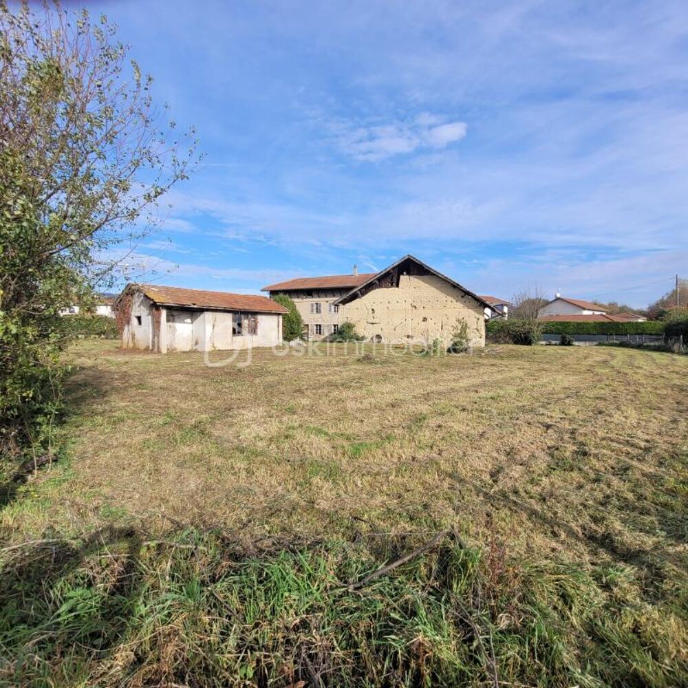 Corps de ferme à rénover avec Terrain de 890m² Saint Jean de Moirans