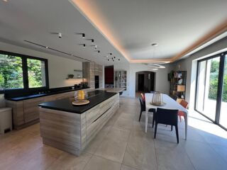  Villa � vendre 6 pi�ces 256 m� Le rouret