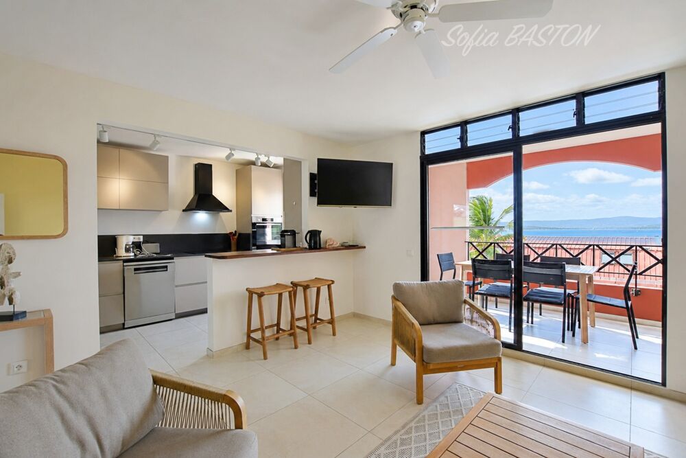À VENDRE  LES TROIS-ÎLETS MARTINIQUE  APPARTEMENT T3 DUPLEX ENTIÈREMENT RÉNOVÉ  VUE MER  PROCHE PLAGES