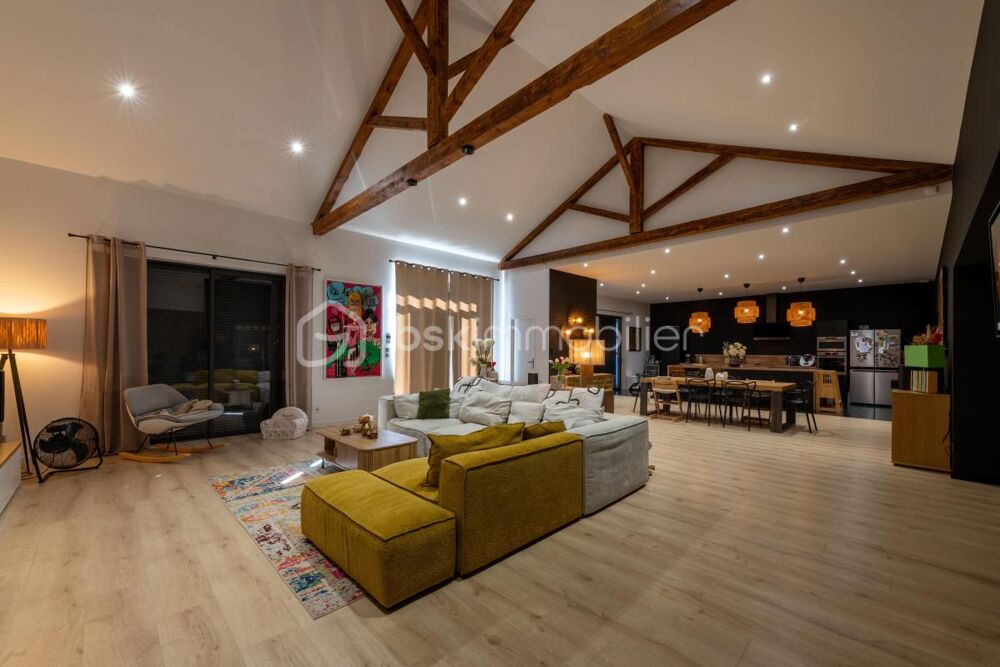 Vente Maison HYPERCENTRE ROANNE 42300 - LOFT D'EXCEPTION DE 200 M² AVEC PISCINE - DPE A - TERRAIN ET GARAGE Roanne