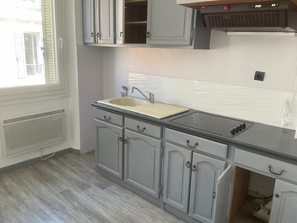 Location Appartement ***A LOUER...LE CAMAS…2 PIECES 38M²..TRAVERSANT…3 FENETRES...LUMINEUX...CAVE...PROCHE TRAM ET COMMERCES*** Marseille 5