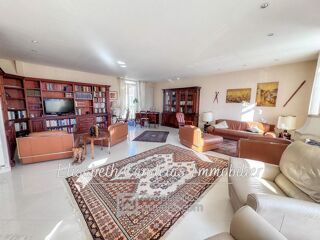  Appartement à vendre 6 pièces 240 m²