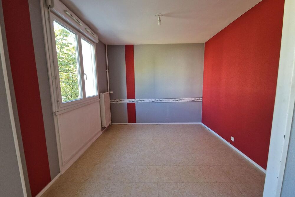 Vente Appartement AULNAT// APPT 3 PIECES - 1ER ETAGE CAVE Aulnat